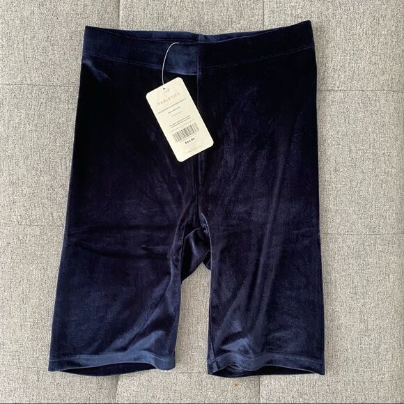 NWT Fabletics High Waisted Velour Velvet Bike Biker 9” Short Navy Blue ~ S Small - Picture 4 of 9